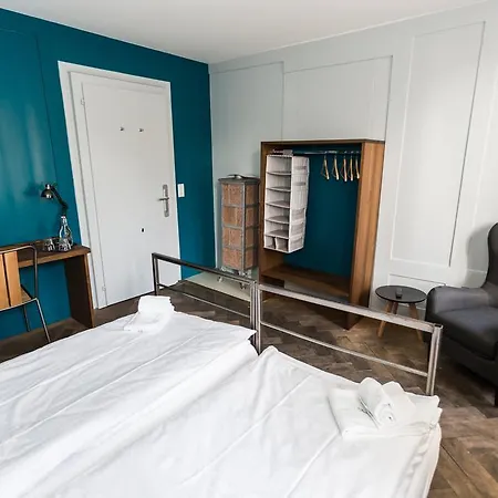 מלון Hotel Landhaus 3*