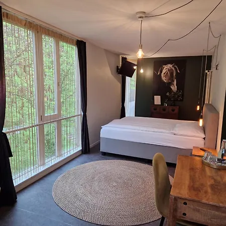 Hotel Hotel&bistro Pêle-mêle 3*