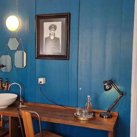 & Bistro Pele-mele فندق برن