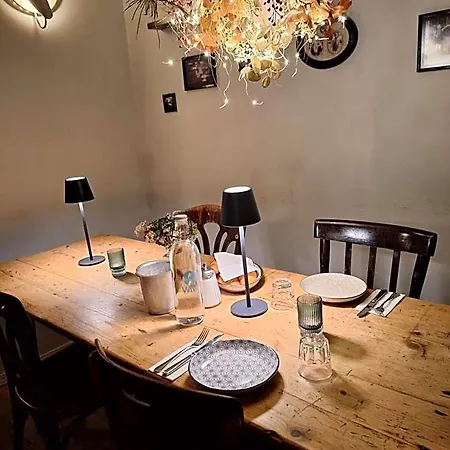 & Bistro Pele-mele فندق برن