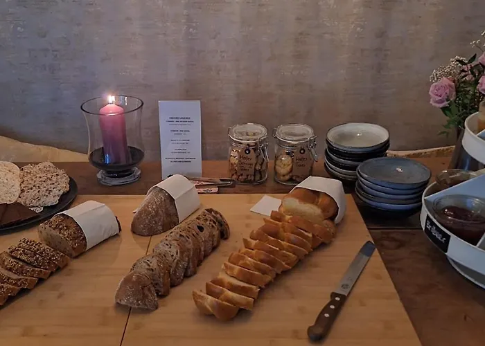 & Bistro Pele-mele מלון