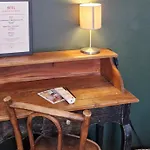 & Bistro Pele-mele